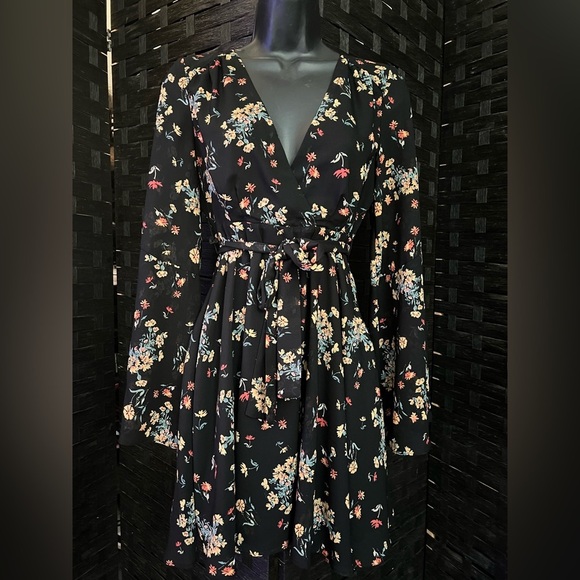 Free People Dresses & Skirts - Free People Elegant Black Long Sleeve Dress with Floral Pattern